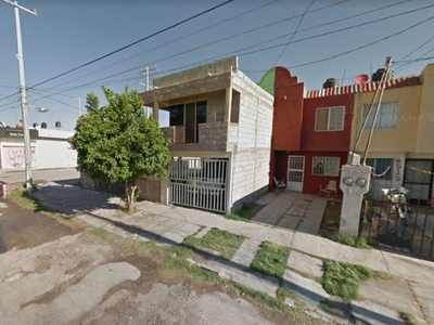 Casa de Remate, Fraccionamiento el Pedregal, Torreón, Coahuila. Oportunidad.