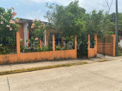 Casa En Venta, Cll Donaldo Colosio, Cosoleacaque, Veracruz.