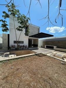 Casa en Venta en Conkal, Mérida. Privada Arbórea con Amenidades