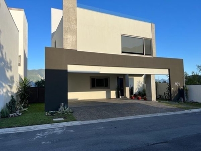 Casa en venta en SORIA zona el Uro Carretera Nacional