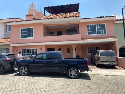 CASA EN VENTA FRACCIONAMIENTO BUGAMBILIAS , ZAPOPAN JAL.