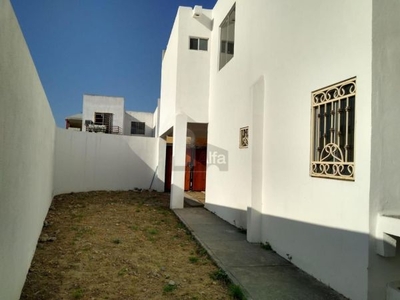 Casa sola en venta en Renaceres, Apodaca, Nuevo León