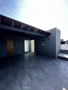 ESPECIAL. Casa en Residencial para solteros!