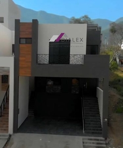 Fraccionamiento Alamosur -CARRETERA NACIONAL- Casa en Venta Santiago N.L.