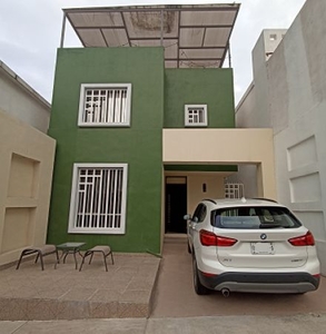 Hermosa Casa en Col. Lomas Palmeira (Zona García)