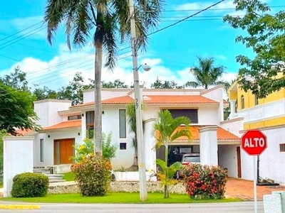 Residencia en Venta en Club de Golf La Ceiba, Zona Norte de Mérida