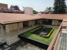 SE VENDE hermosa residencia de 1 nivel en exclusivo fraccionamiento Cuernavaca