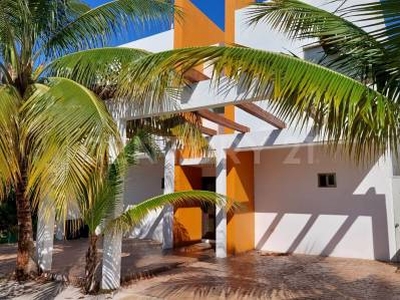 Venta de hermosa casa en Cumbres Residencial, Cancún, Q. Roo OFC04623
