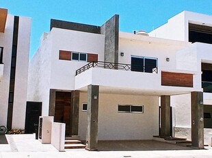 Doomos. Casa en renta anual en Altabrisa Residencial, Cerritos, Mazatlàn, Sin.