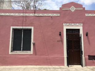 Doomos. casa en renta en merida, cerca del paseo de montejo, amueblada y con gran patio