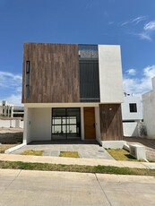 Doomos. CASA EN VENTA COTO GALARZA 31