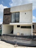 Casa en Venta Dentro de Coto Castaños Secc Bosques Valle Imperial