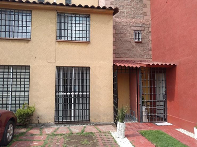 A1 Casa En Venta De Remate Bancario, Lote 15 De La Manzana I Del Condominio 3 Colonia Los Portales Tultitlan