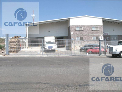 Bodega De 2,000 M2 En P.i. Bernardo Quintana - R E N T A (eg)