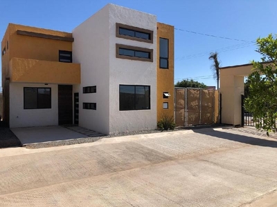 Casa En Pre-venta En Privada, Colonia Las Brisas En Ensenada B.c. Santa Fe, Modelo Cardon