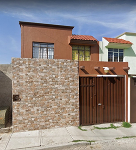 Casa En Puebla Col Tres Cerritos