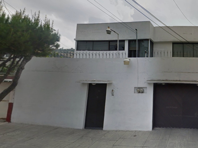 Casa En Remate De 6 Recamaras Ubicada En San Pedro Zacatenco, Gran Oportunidad