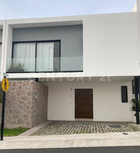 Casa En Renta En Fracc. El Condado, Corregidora, Querétaro