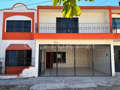 Casa En Venta En Colonia Francisco I Madero, Colima