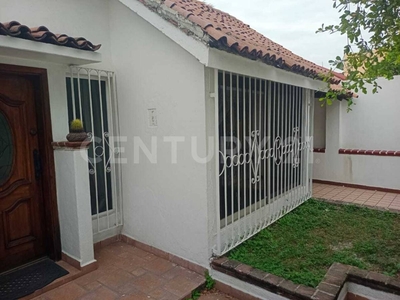 Casa En Venta En Manzanillo, Colima