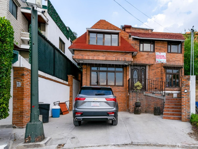 Casa En Venta En Tlalnepantla De Baz En Arroyo, Colonia San Lucas Tepetlacalco Ampliación, Edo Mex