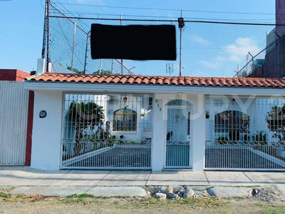 Casa En Venta En Unas De Las Mejores Zonas De Tecomán, Colima