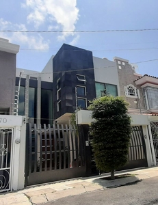 CASA EN VENTA MIRADOR DE SAN ISIDRO