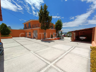 Se Vende Casa Con Amplio Jardín En San Juan Del Río, Querétaro