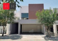 casa en venta en lomas de angelópolis