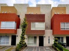 CASA RESIDENCIAL EN VENTA TOSCANA A 30 MIN DE SANTA FE