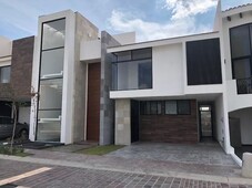linda casa en renta lomas ii toscana frente a sonata - 4 recámaras - 290 m2