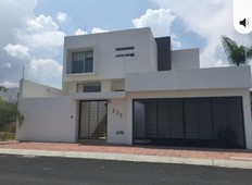 Casa en venta en real de Juriquilla con Alberca!!!!!!