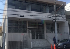 edificio en renta con área de recepción y bodega en plazas d