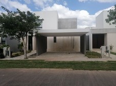 Renta de Casa en condominio al norte de Mérida