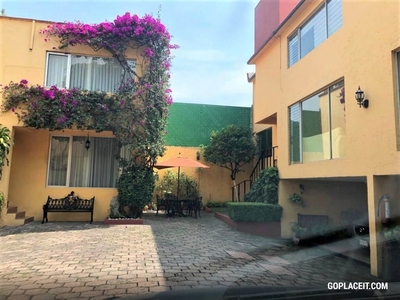 Casa en Venta en Barrio de San Francisco, Coyoacán. RCV-438