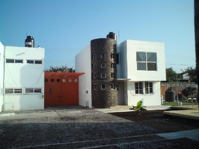 yautepec kluster de 6 casas con alberca exelente ubicacion
