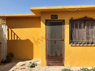 Casa de dos récamarás con amplio patio y cocina equipada, en rincón la merced.