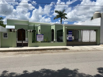 Casa en venta de entrega inmediata en Temozón, en Mérida, Yucatán.