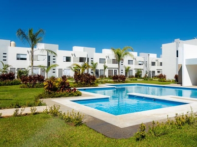 Casa en Venta en Acapulco, Zona Diamante, Barra Vieja, Alberca y Club de Playa, 3 recámaras 1½ baños