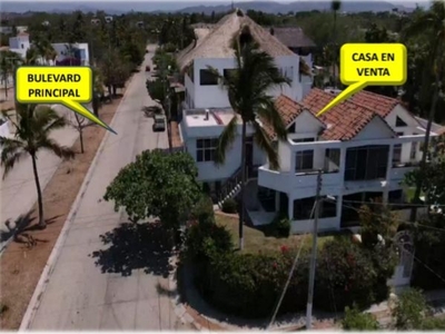 CASA EN VENTA UBICADA EN RINCONADA, PTO.ESC.OAX.