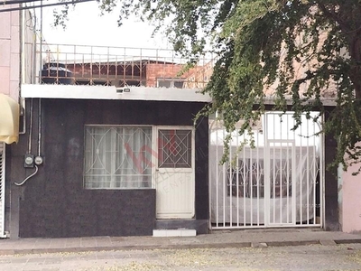Casa para remodelar en venta calle Escobedo, Zona Centro, Torreón, Coahuila