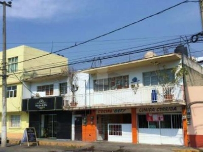 Casa antigua en venta, incluye 2 departamentos 2 locales comerciales, Frente a City Shop Gustavo Baz