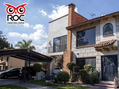 Hermosa casa con alberca, en venta en Colinas del Bosque, Corregidora, Querétaro.