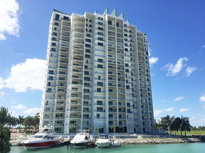 Moderno de 4 Hab con Muelle en Maioris Puerto Cancun
