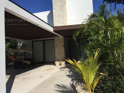 SE VENDE Casa de 2 plantas amueblada y equipada en Bahia Principe, Tulum P3128