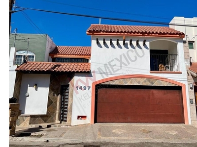 Se vende casa en Las Quintas con recámara en planta baja