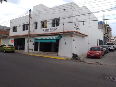 Venta de casa con locales comerciales