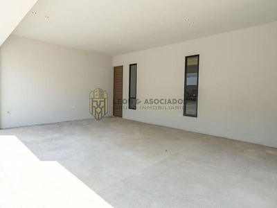 CASA EN VENTA EN MONTERREY CARRETERA NACIONAL LA JOYA PRIVADA LORETO CON ALBERCA