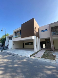 Doomos. Casa en venta, La Joya Magnolia, Carretera Nacional