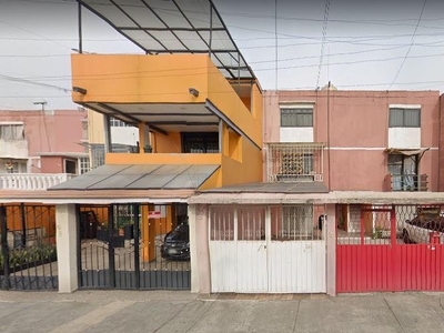 Doomos. Venta Departamento 2 Habitaciones 1 Baño de Remate en El Rosario Azcapotzalco CDMX